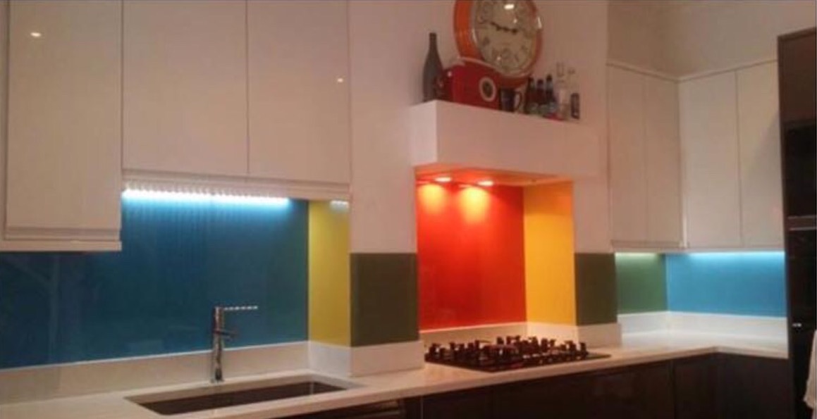 multi coloured tile splashback